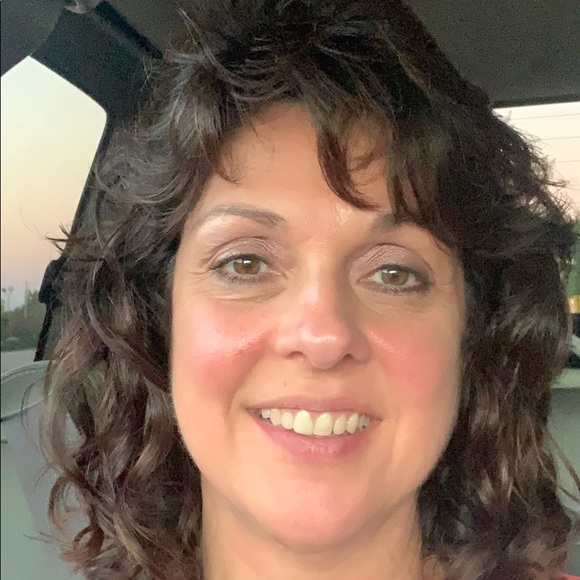 Meet your Posher, Melissa - Picture 1 of 1